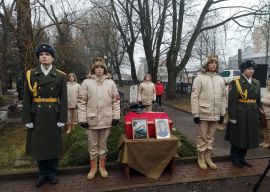 День неизвестного солдата: Без вести пропавший летчик упокоился в Курске