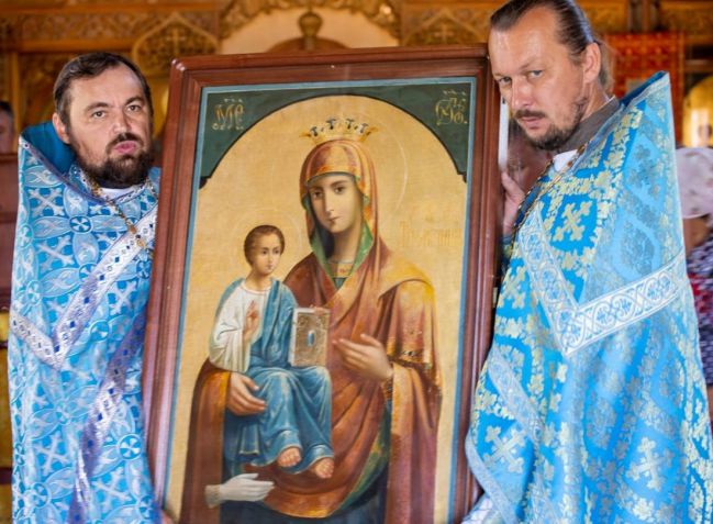 В монастырь прибыла чудотворная икона Божией Матери &quot;Троеручица&quot;